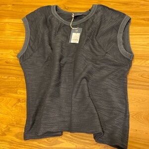 Universal Thread  NWT 2X top